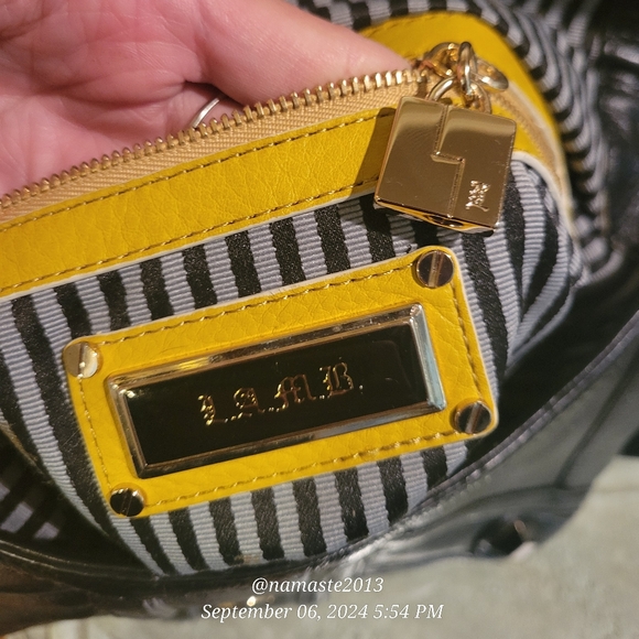 L.A.M.B. Gwen Stefani Lotus Leather Shoulder Bag Designer Handbag Celebrity #20 - Picture 3 of 17